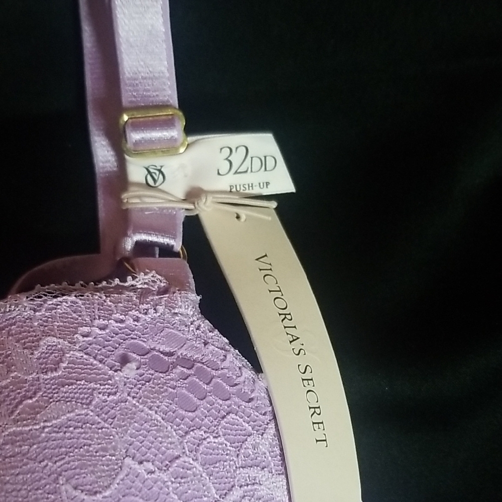 Victoria's Secret Lavender Lace Underwire Bra